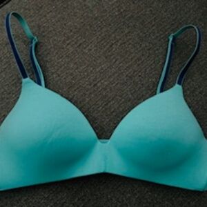 Victoria's Secret T-shirt bra, no underwire.  Size: 34A